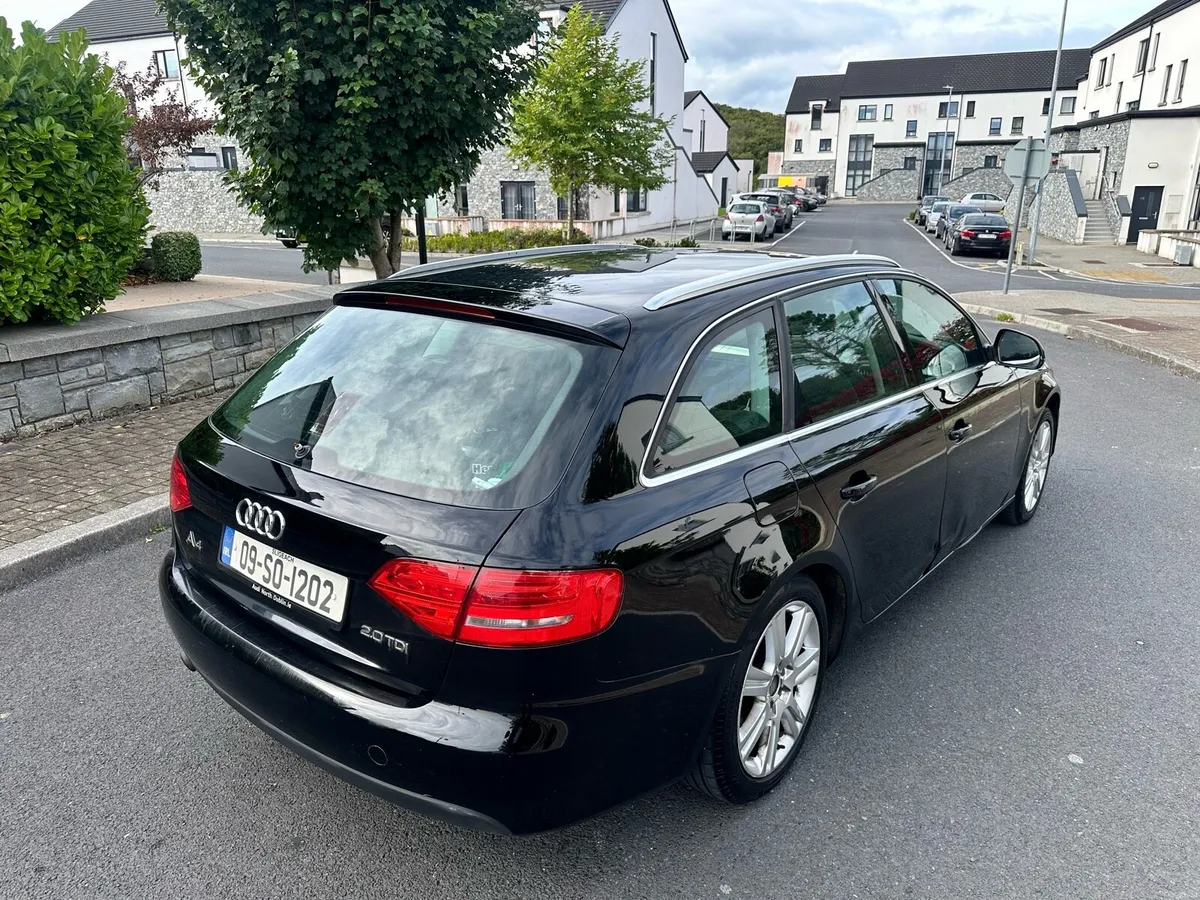 AUDI A4 ESTATE LOW MILEAGE - Image 3