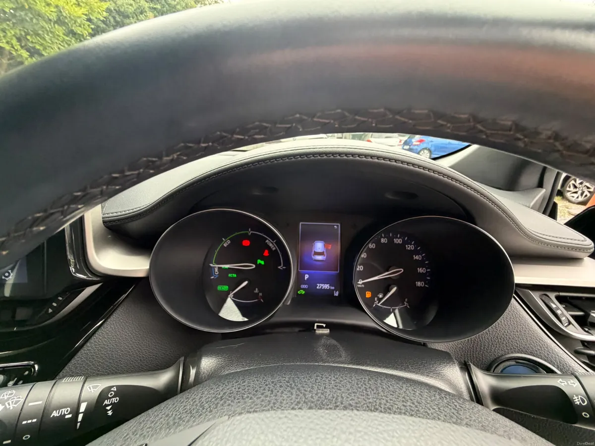 TOYOTA C-HR 2019  HYBRID  AUTOMATIC 🔥 - Image 6