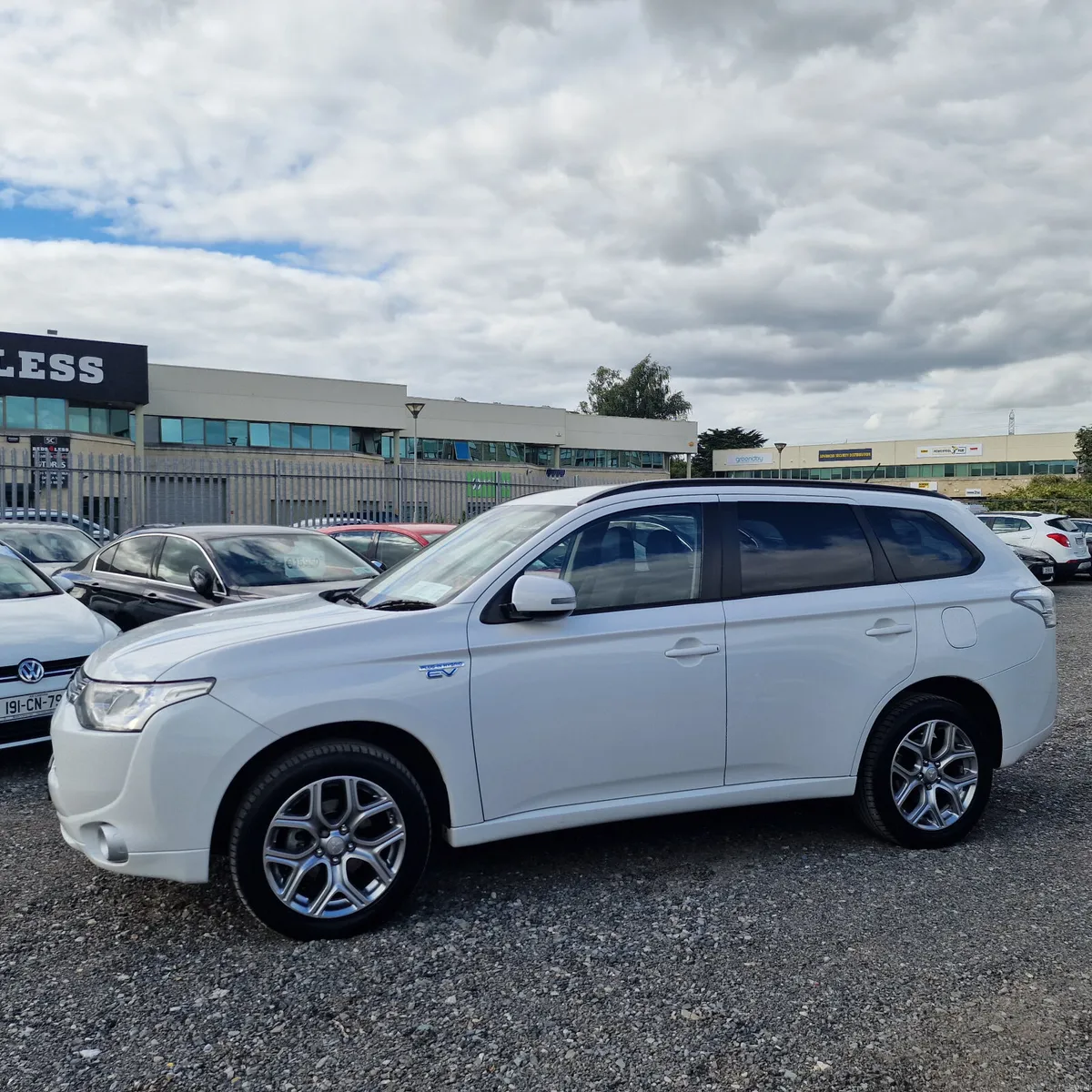 Mitsubishi Outlander 2015 Full service history - Image 3