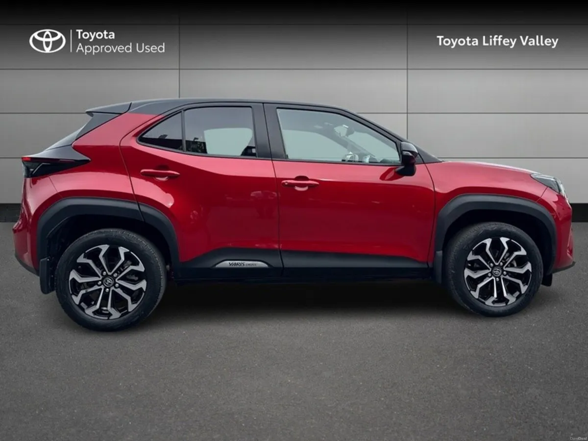 Toyota Yaris Cross CROSS LUNA SPORT - Image 3