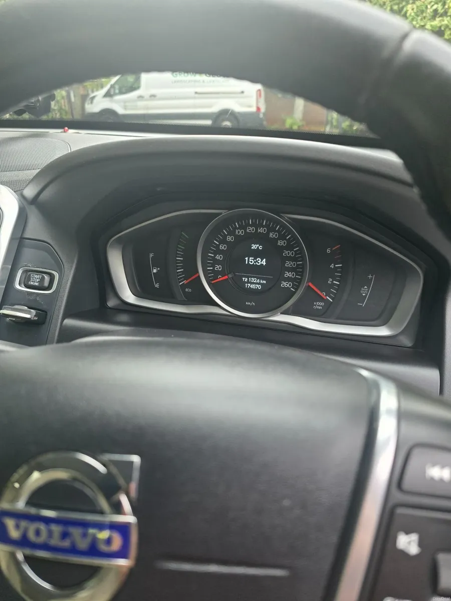 Volvo XC60 2015 - Image 4