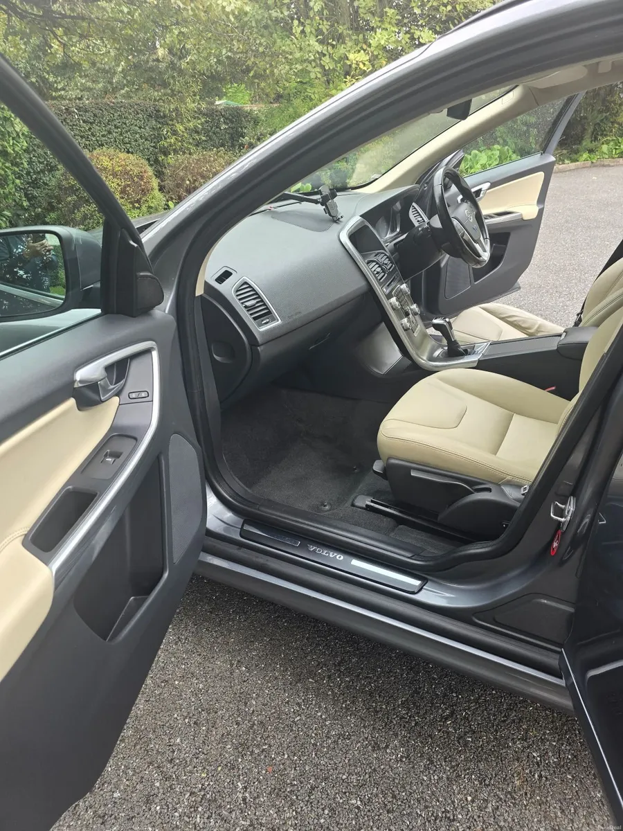 Volvo XC60 2015 - Image 6