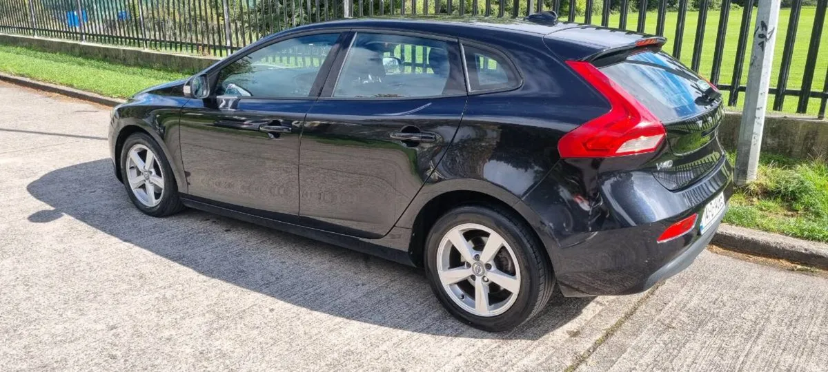 Volvo v40  1.6 dsl - Image 2