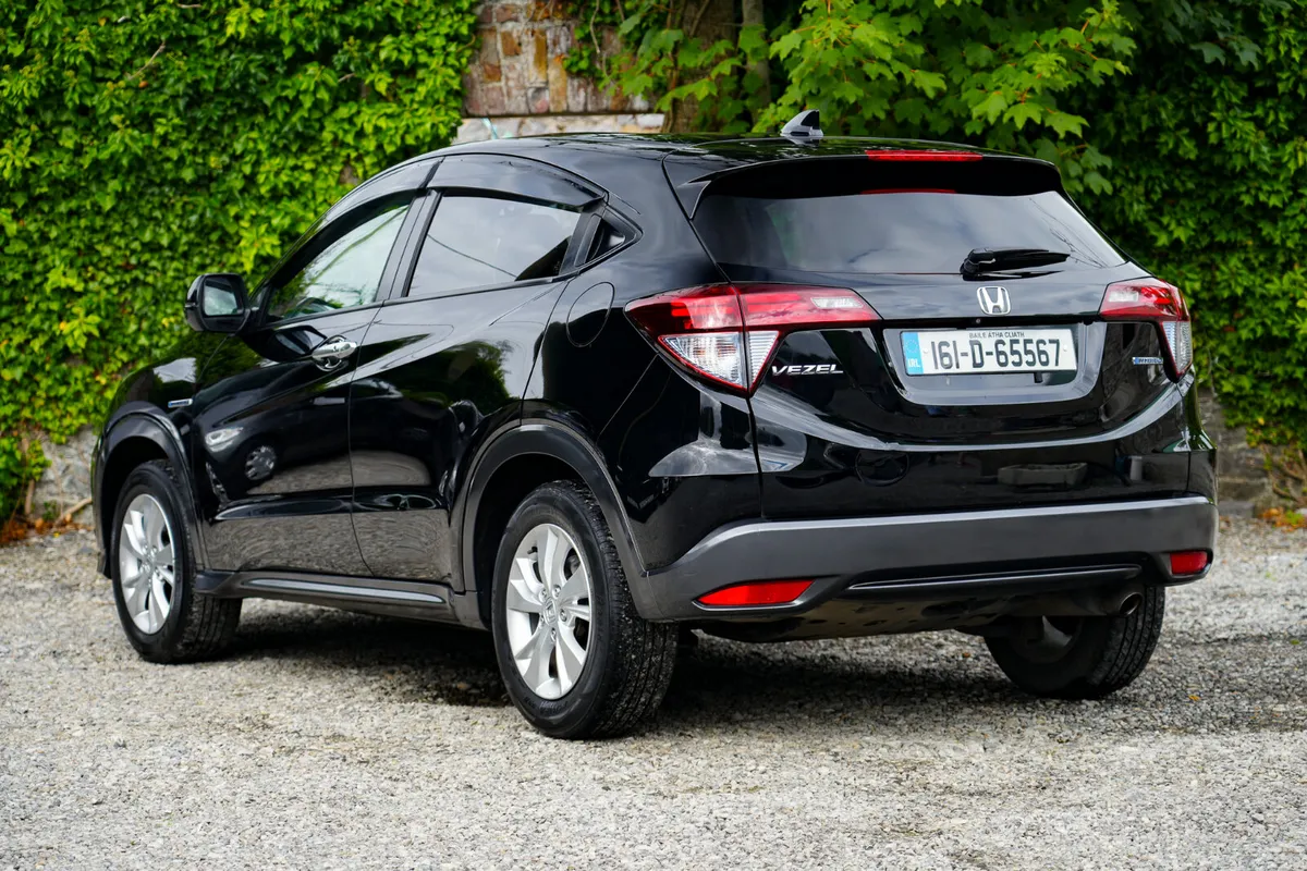 2016 Honda Vezel 1.5 Petrol hybrid Automatic - Image 3