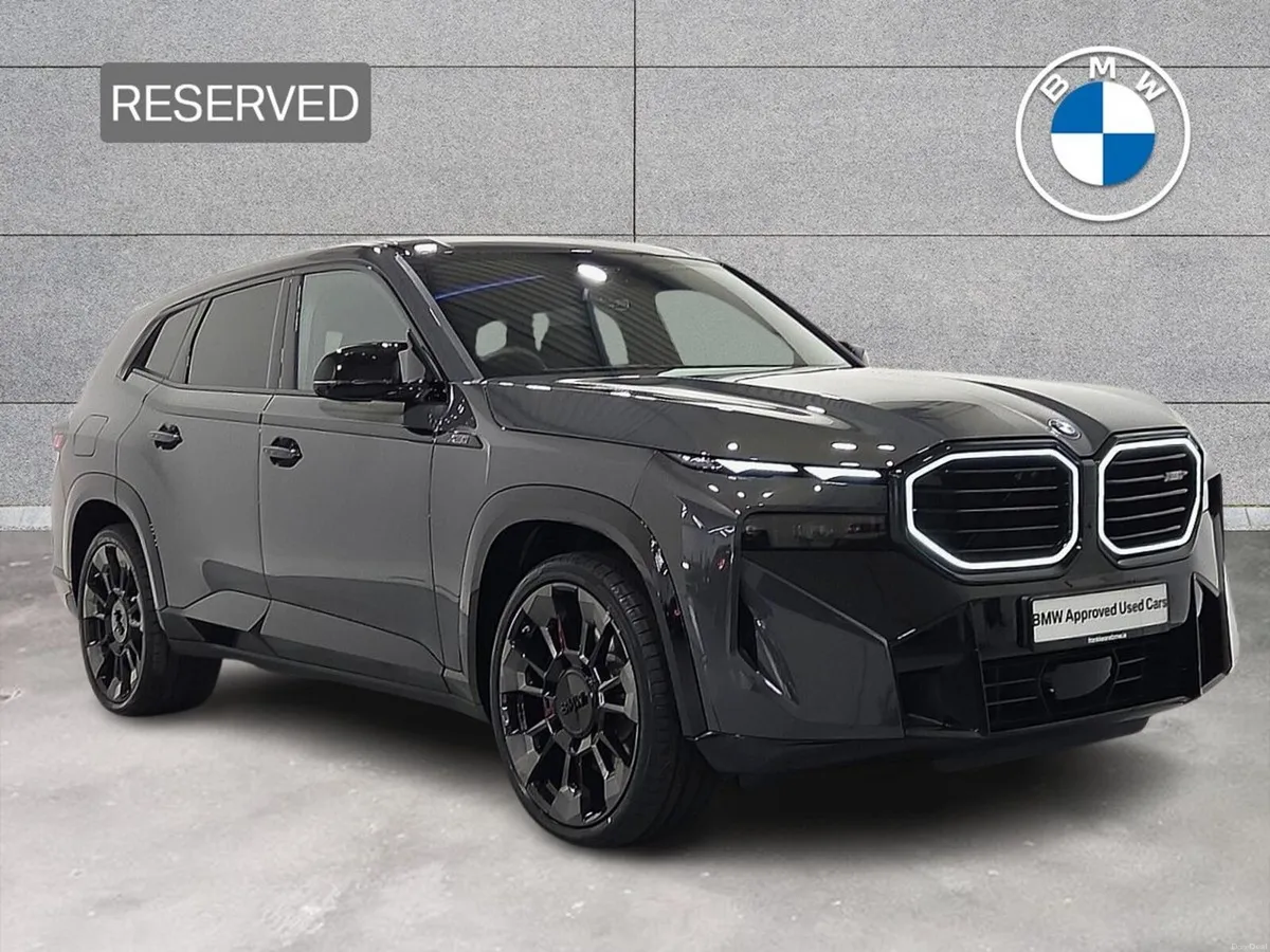 BMW XM 50e - Image 1