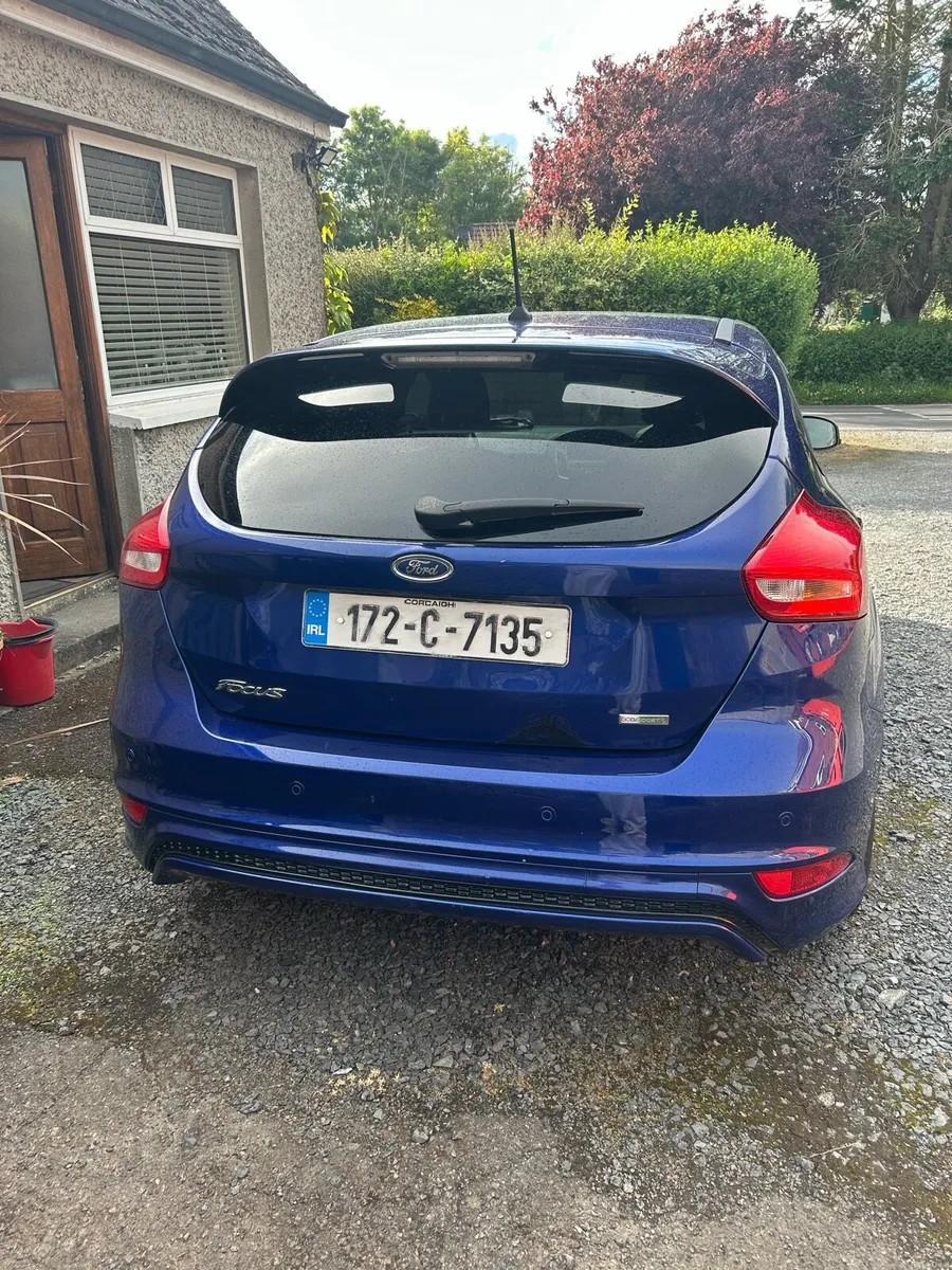 2017 Ford Focus ST Line - Image 3