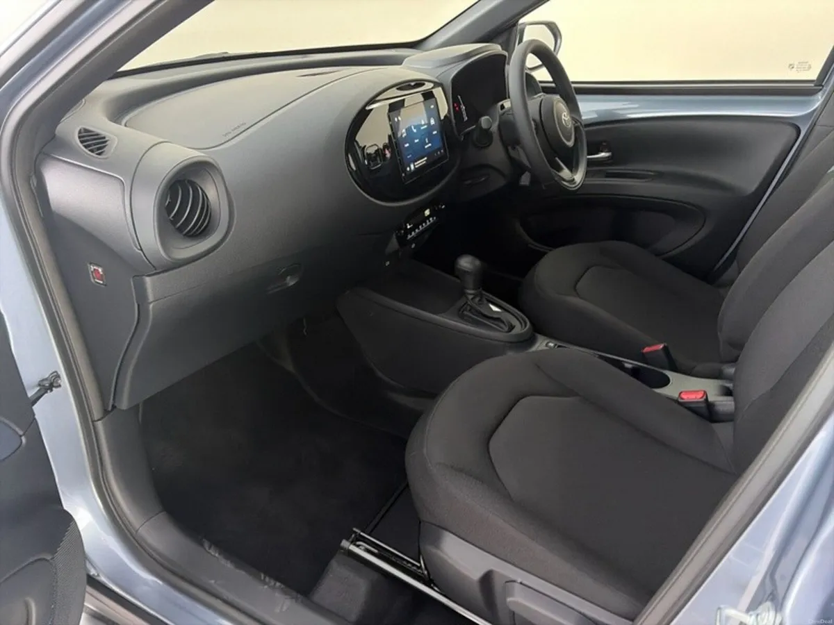 Toyota Aygo X HEV PULSE 4DR - Image 6