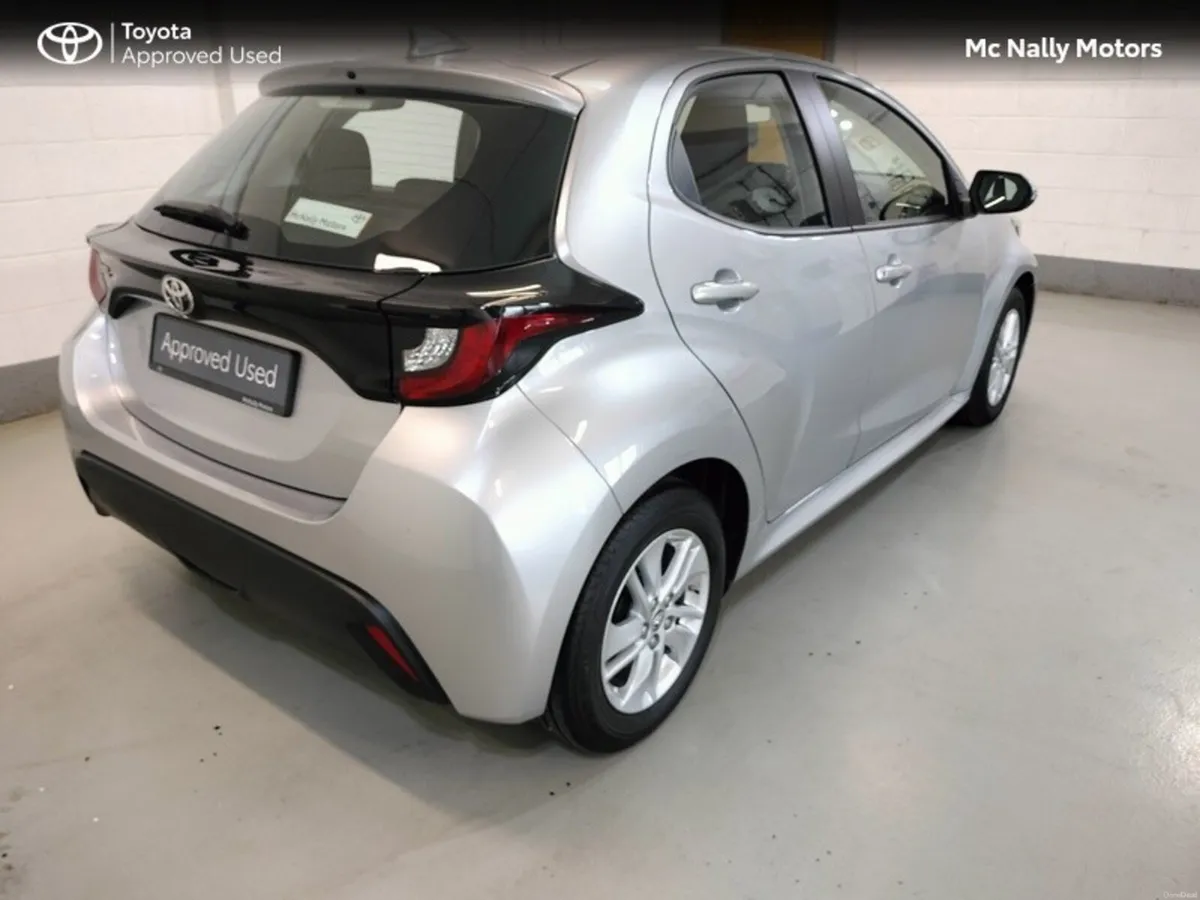 Toyota Yaris 242 1.5 LUNA MANUAL LOW KMS REAR CAME - Image 2