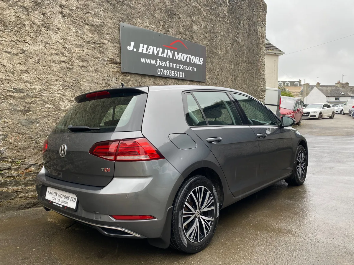 June 2017 Volkswagen Golf 1.6 TDi SE Nav 115 - Image 4