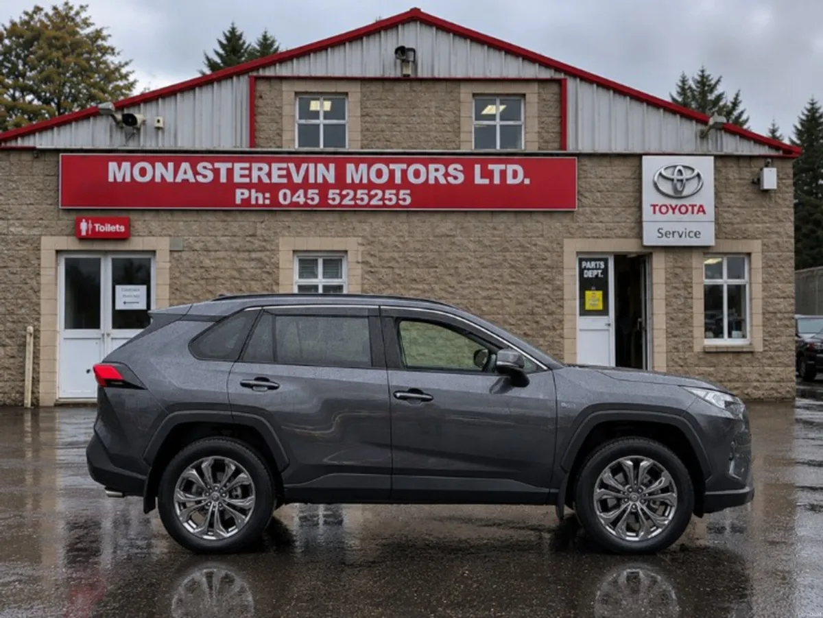 Toyota RAV4 *ORIGINAL IRISH CAR*   HYBRID SOL 4DR - Image 3
