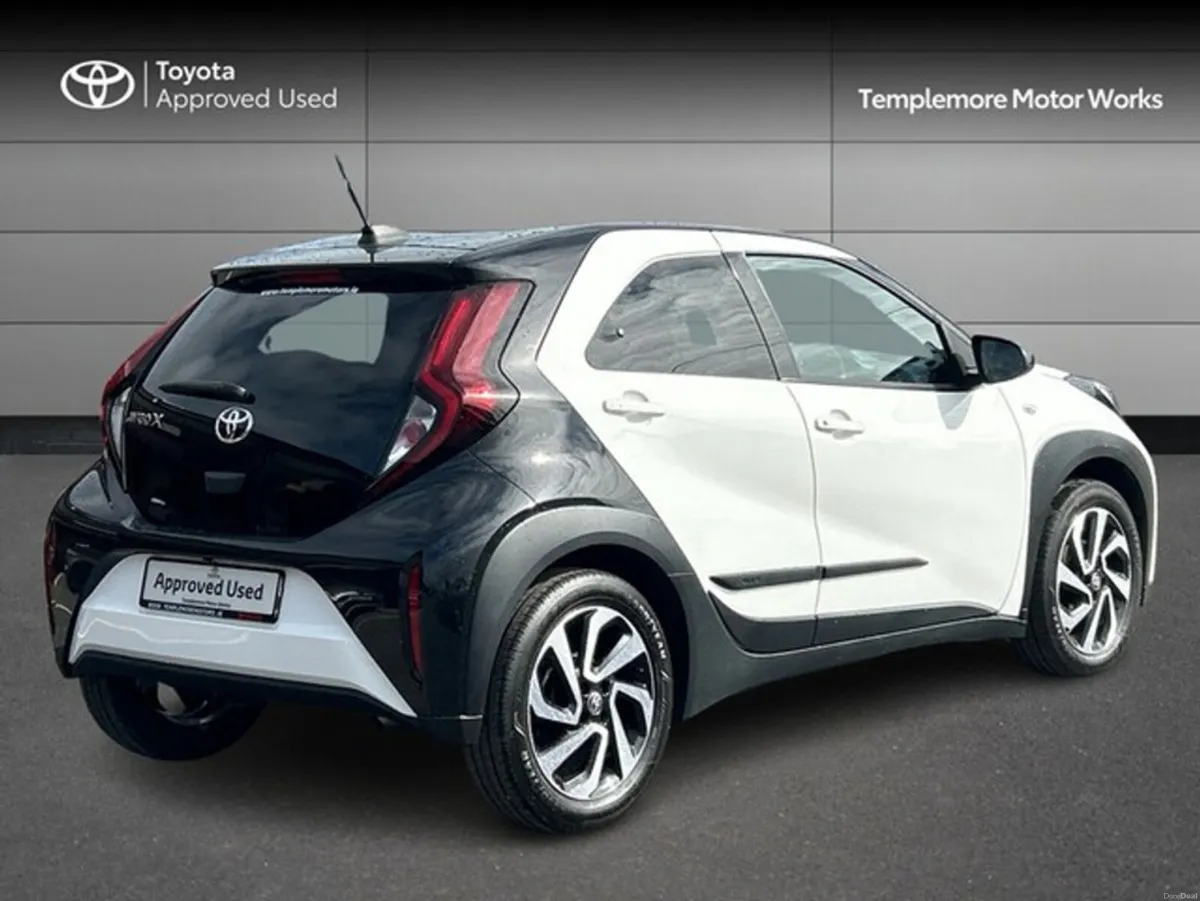 Toyota Aygo X AYGO X DESIGN (WHITE) - Image 2
