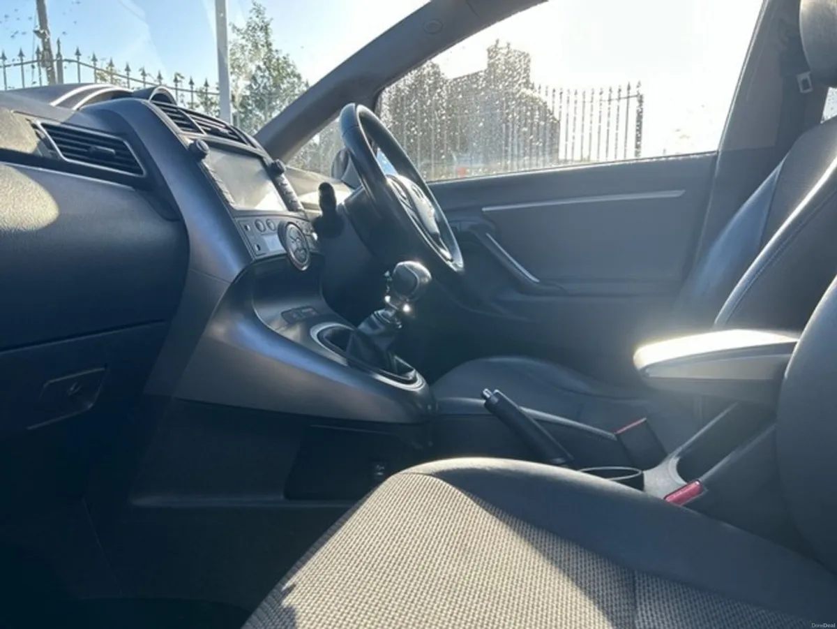 Toyota Verso 1.6 D SOL SKYVIEW 4DR - Image 6
