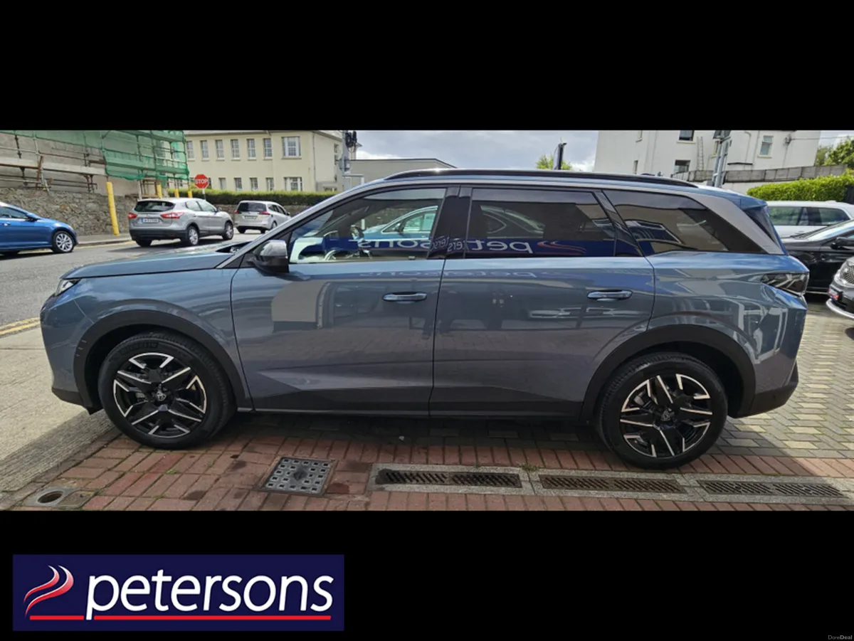 Peugeot 5008 ALLURE HYBRID 145 E-DSC6 7 SEAT AUTOM - Image 5