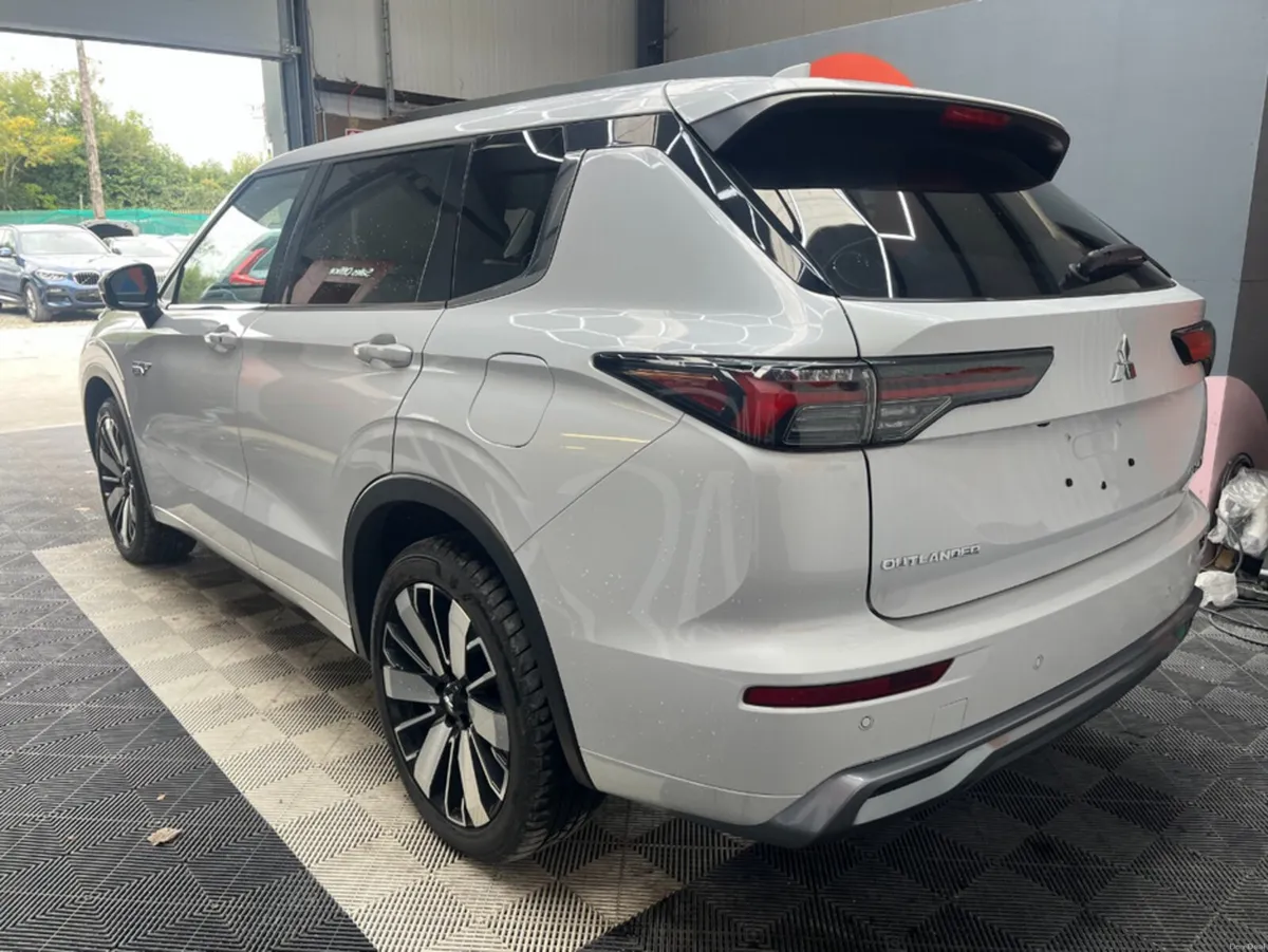 Mitsubishi Outlander 2024 MITSUBISHI OUTLANDER PHE - Image 5