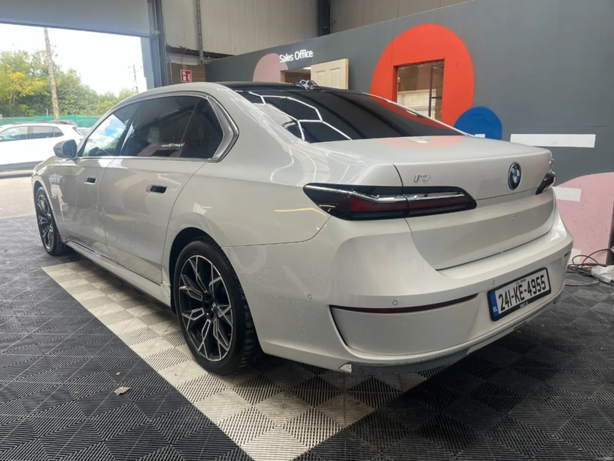BMW i7 2024 BMW I7 EDRIVE50 EXCELLENCE 10K KM AUTO - Image 5