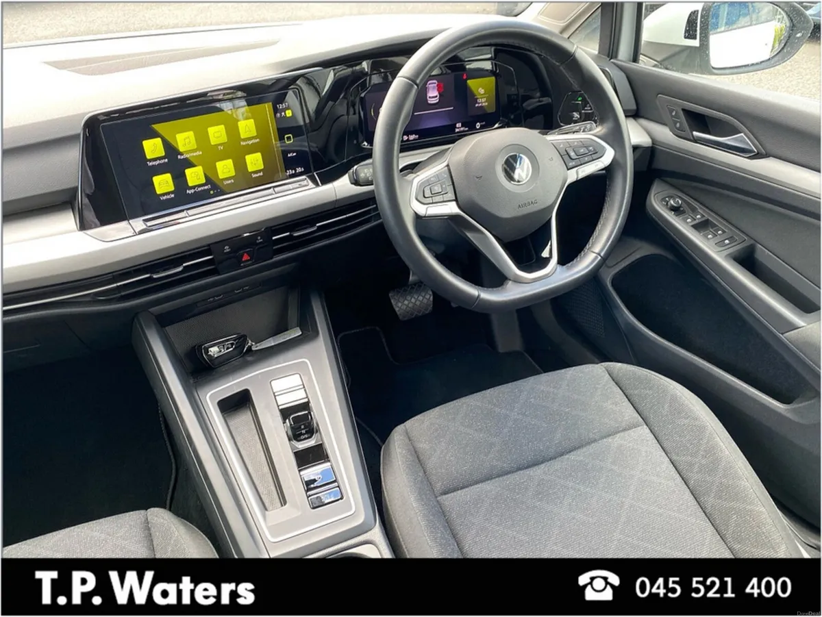 Volkswagen Golf 1.0 E-TSI - REVERSING CAMERA - SAM - Image 2
