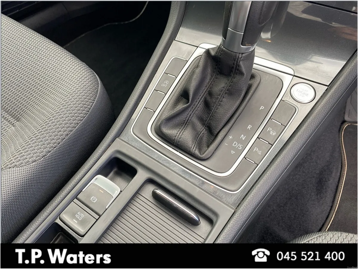 Volkswagen Golf 1.2 TSI AUTOMATIC - REVERSING CAME - Image 6