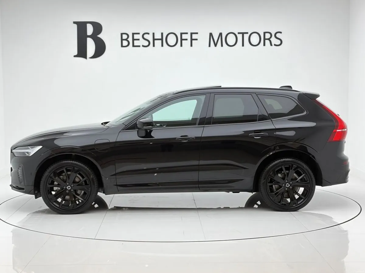 Volvo XC60 T6 PLUS BLACK EDITION AWD=PAN ROOF//LOW - Image 2