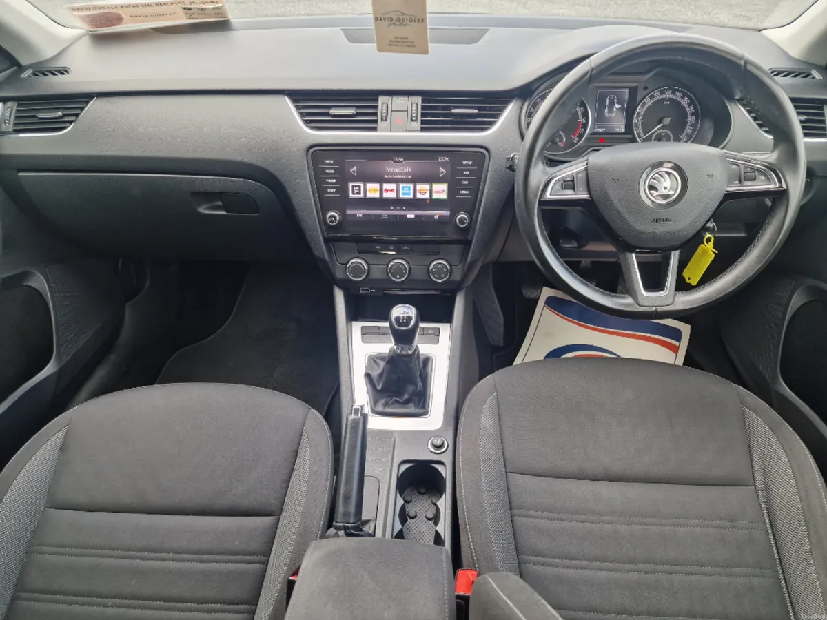Skoda Octavia COMBI AMBITION 1.6tdi 115HP 4DR - Image 6