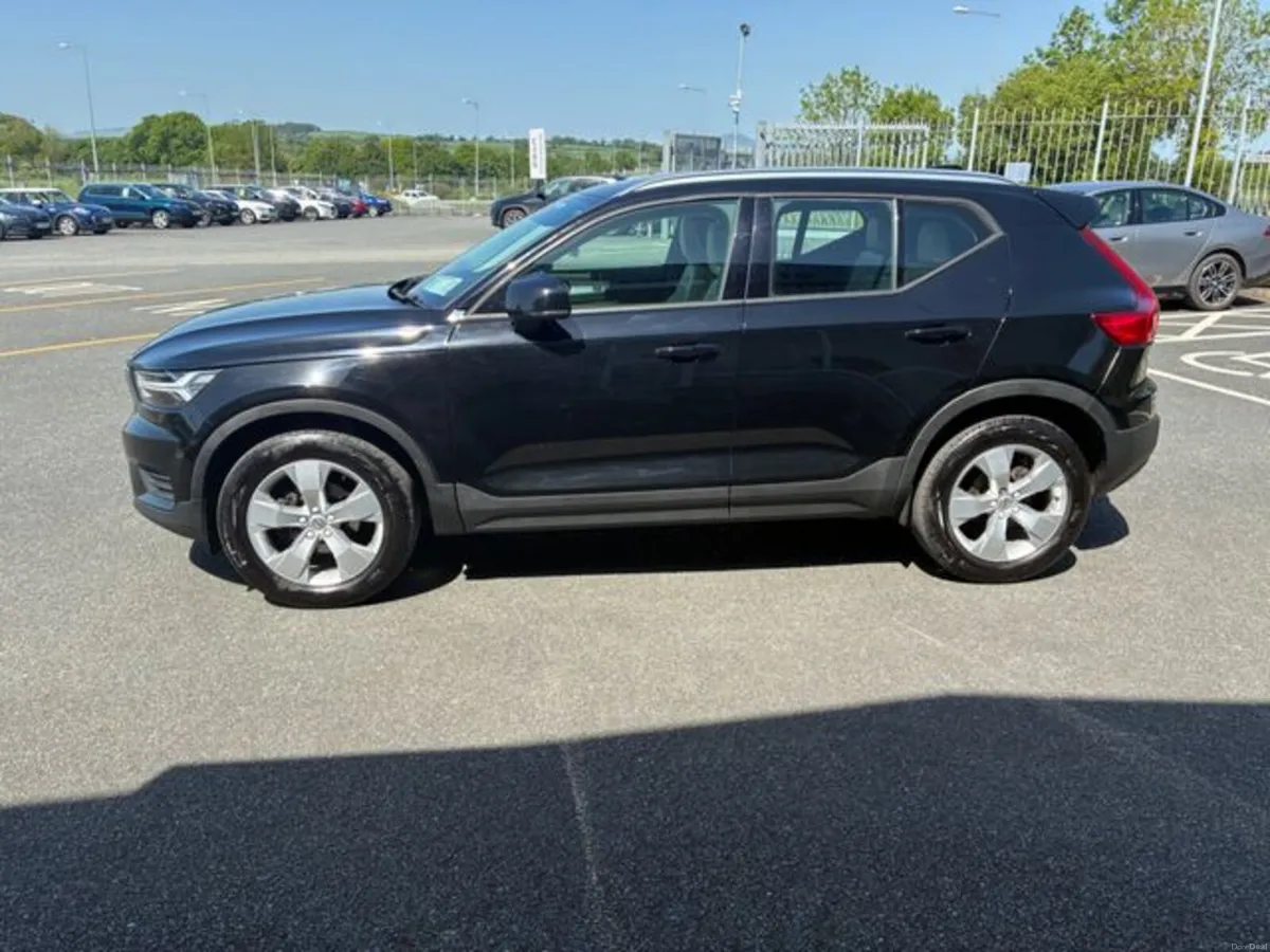 Volvo XC40 D3 MOM 5DR - Image 6