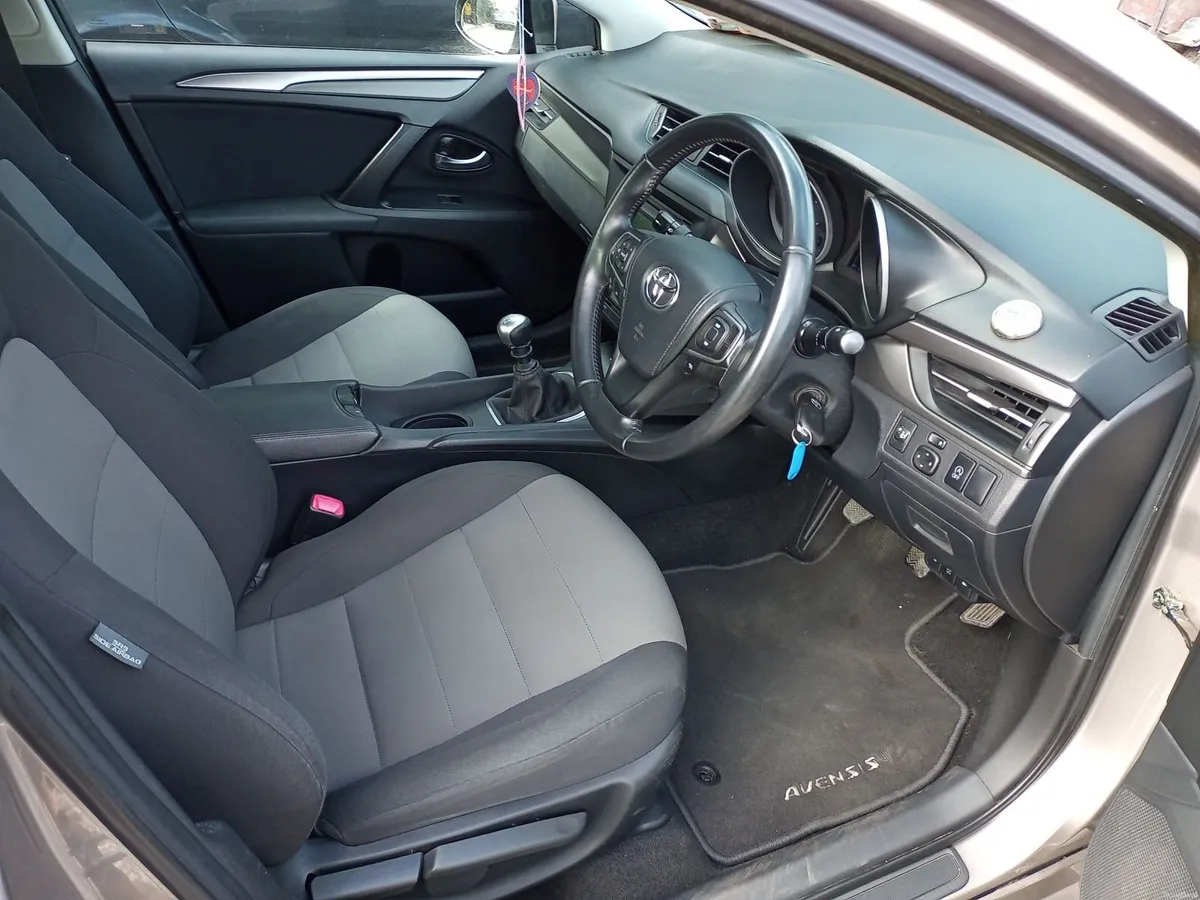 Toyota Avensis - Image 3