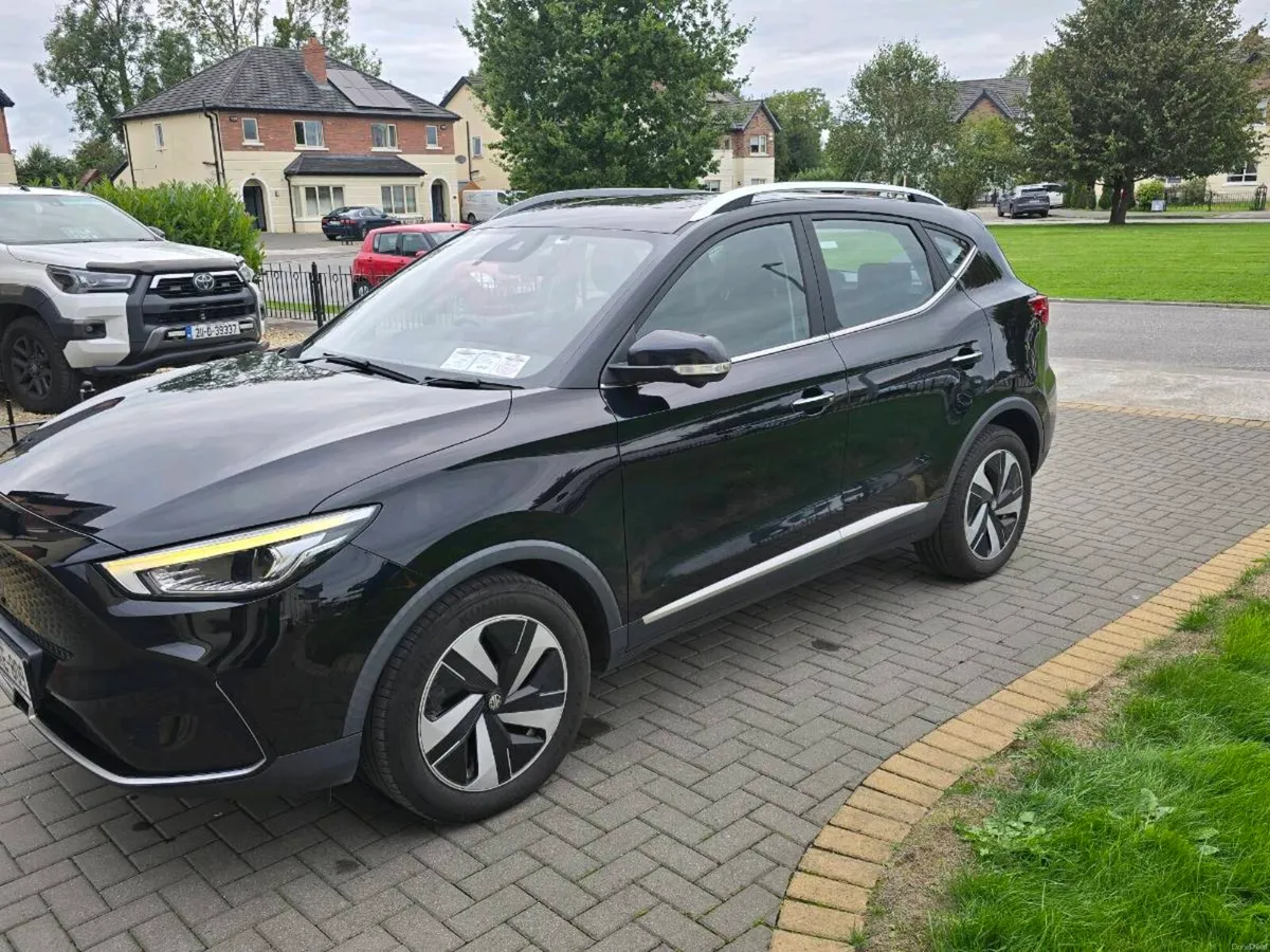 Mg ZS EV 72kwh Long Range Exclusive spec - Image 3