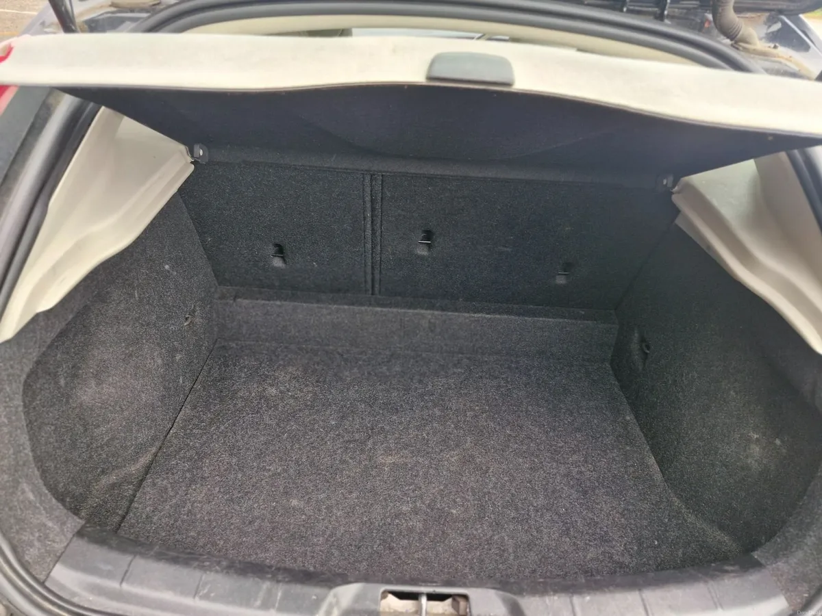 Volvo V40 Diesel - Image 6