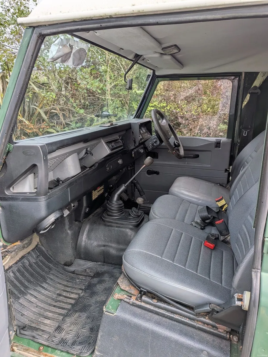 Land Rover Defender 110 300tdi - Image 6