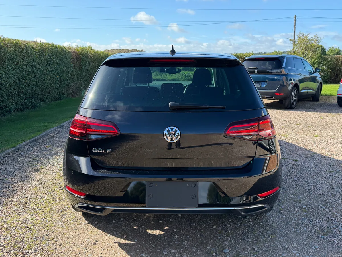 202 Volkswagen Golf Comfortline Meister Low KM - Image 5