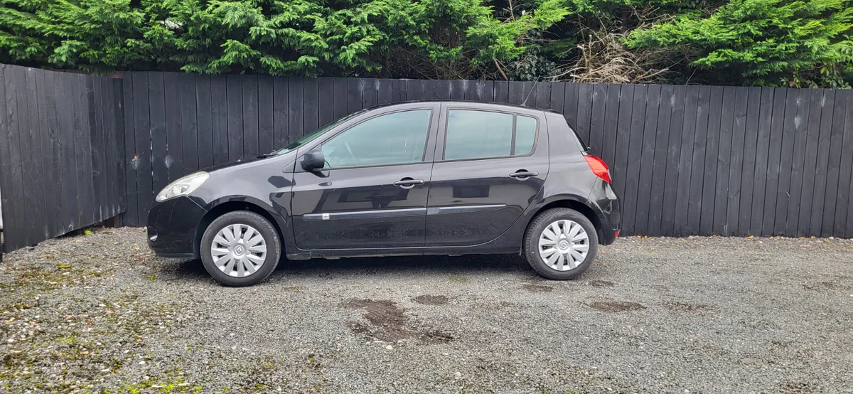 12 CLIO ... VERY LOW KM, 60KM.. NCT TODAY .. - Image 4