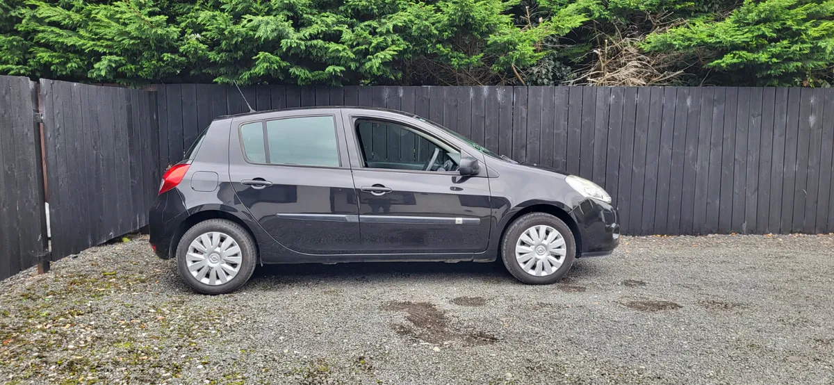 12 CLIO ... VERY LOW KM, 60KM.. NCT TODAY .. - Image 3