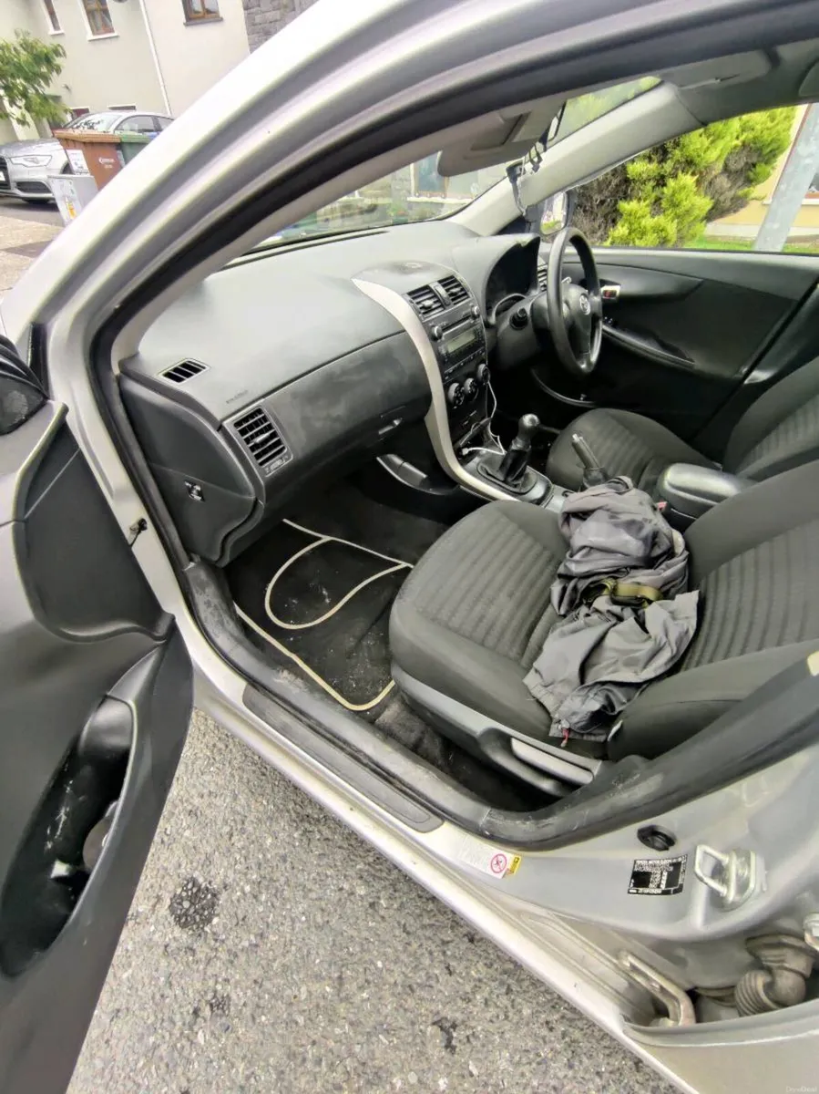 Toyota Corolla - Image 5