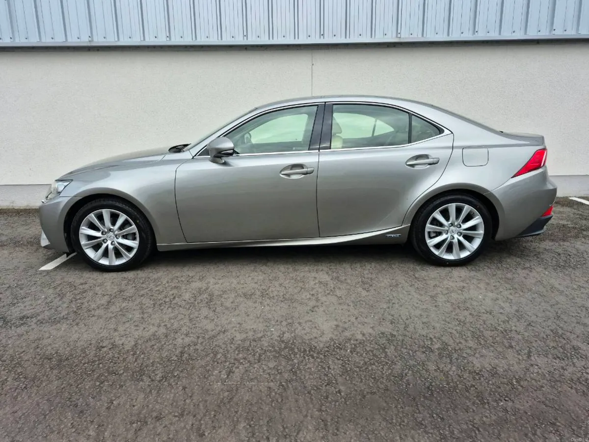 LEXUS IS300H**ONLY 50,000mls**LIKE NEW** - Image 3