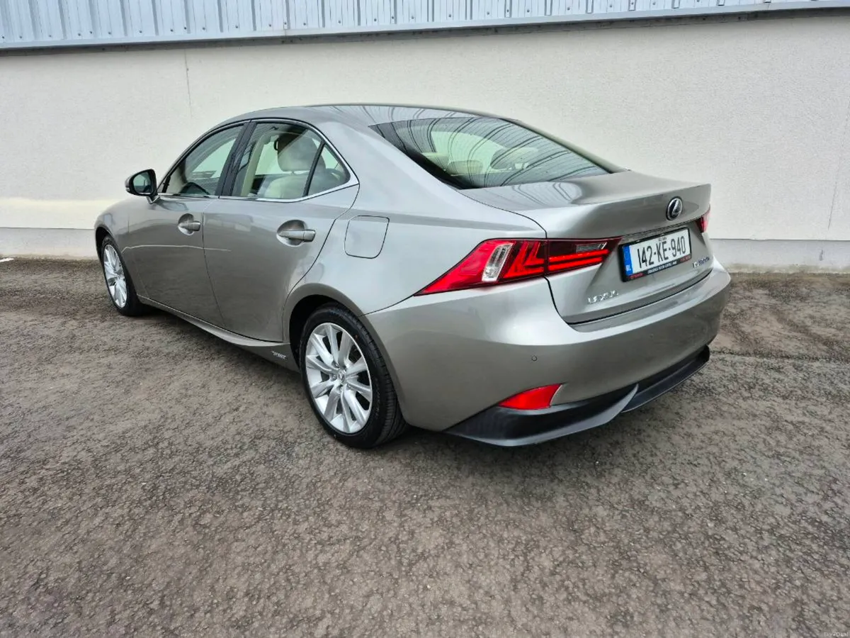 LEXUS IS300H**ONLY 50,000mls**LIKE NEW** - Image 5