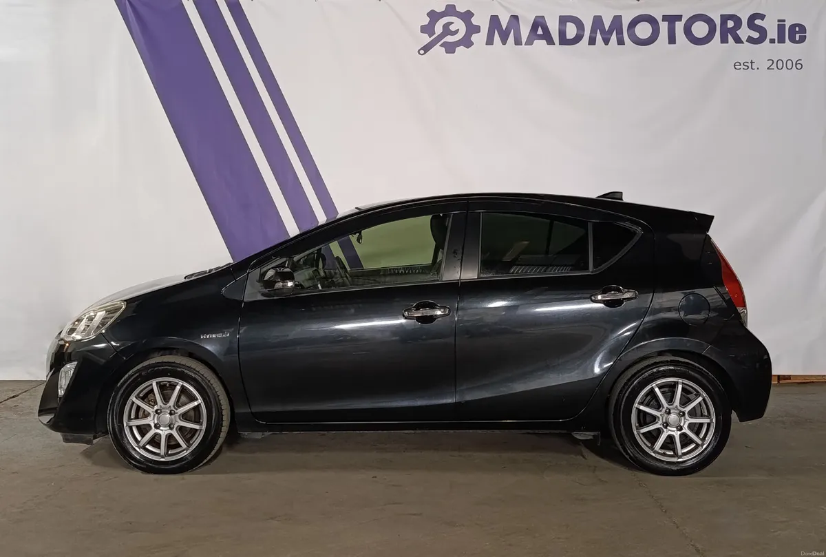 161 Toyota Aqua 1.5 SELF CHARGING HYBIRD Auto - Image 4