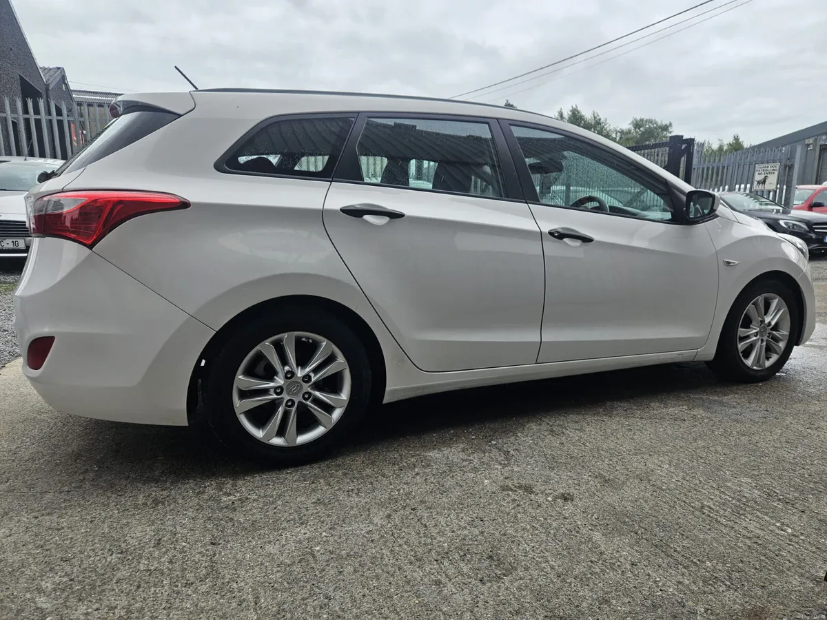 Hyundai i30 2013 - Image 2