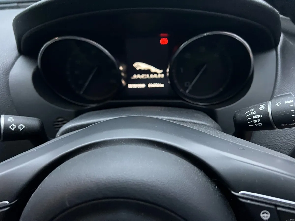 Jaguar XE - Image 5