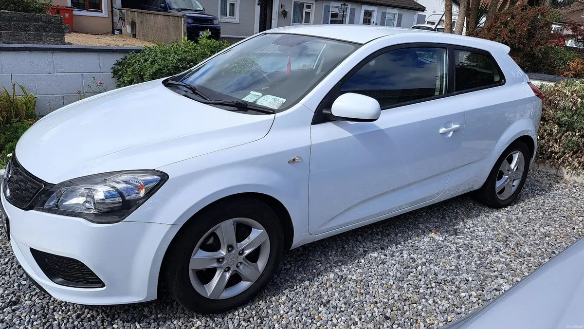 Kia Ceed 2012 - Image 1