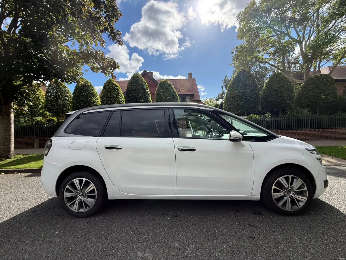 ✅  Automatic. 7 Seat. 2-yr Warranty. Glass-roof. - Image 5