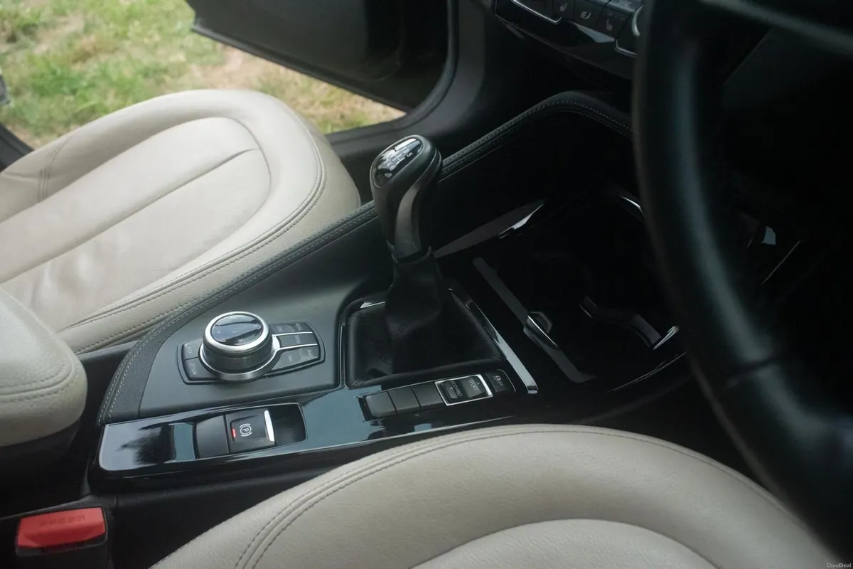 BMW X1 XLINE 181D - Image 5