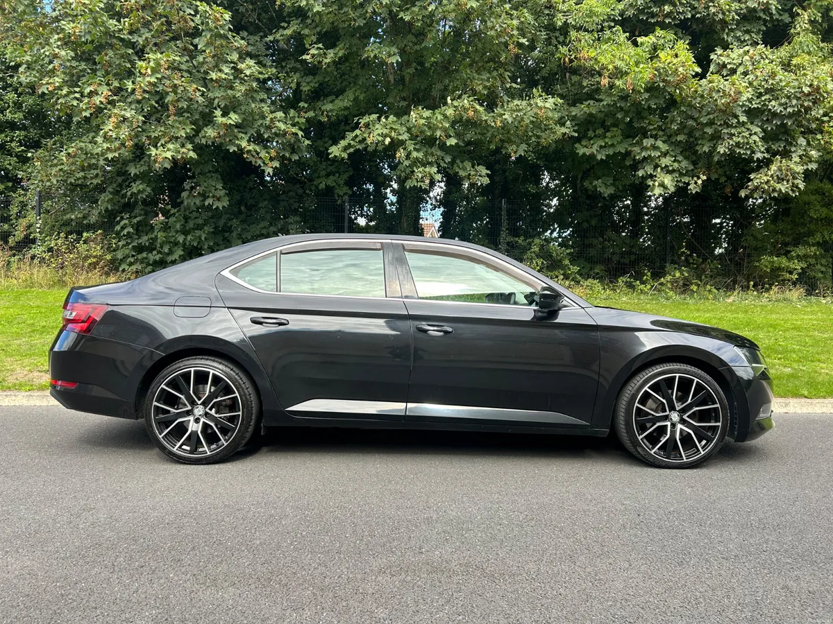 Skoda Superb 2017 AUTOMATIC (NCT 02/27 TAX 11/26) - Image 4