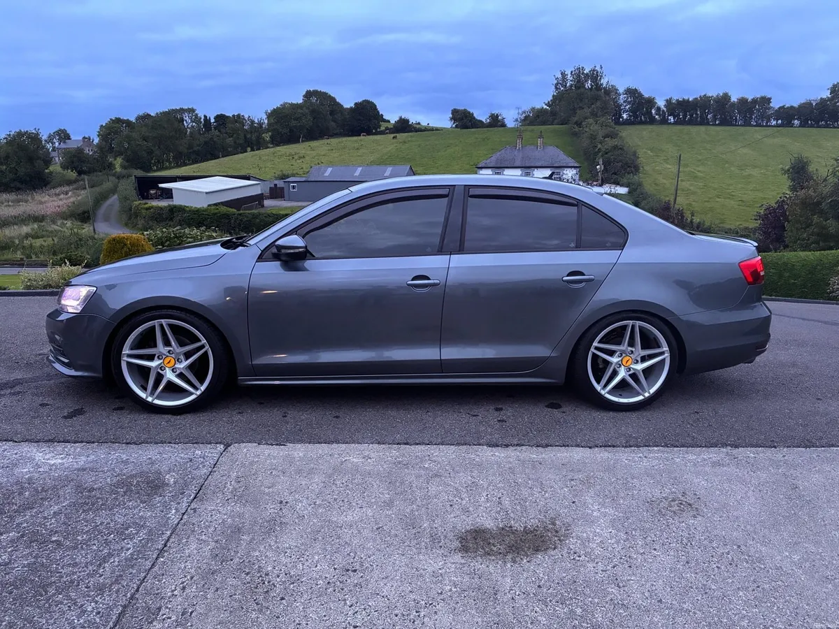 Volkswagen Jetta 161 LOW KM - Image 6
