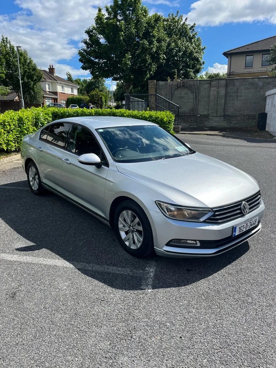 Volkswagen Passat - Image 1