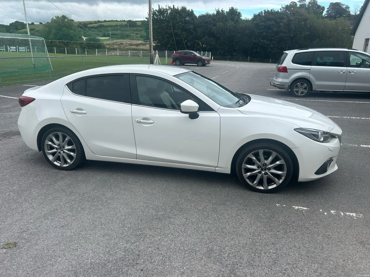 Mazda 3 - Image 2