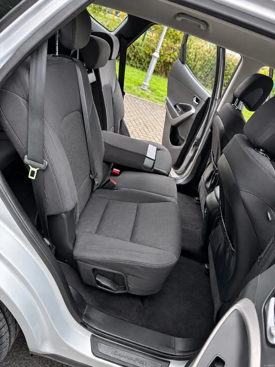 Hyundai Santa Fe 2.2 D NCT 03.27. 7 Seater - Image 6