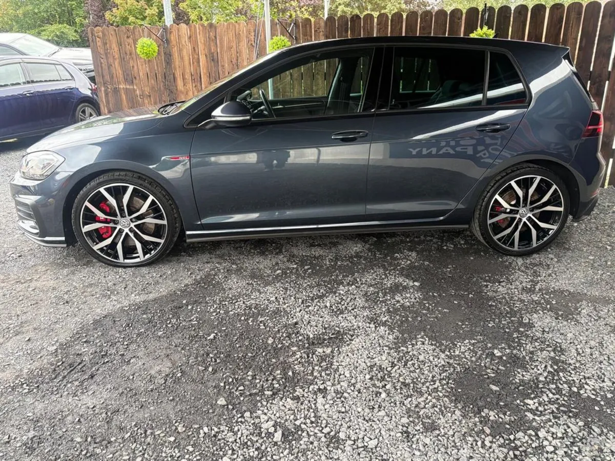 Volkswagen Golf GTI MK7.5 - PERFORMANCE PACK - 35K - Image 4