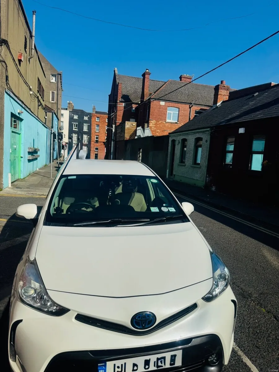 Toyota Prius plus 7 Seater Taxi or Private - Image 4
