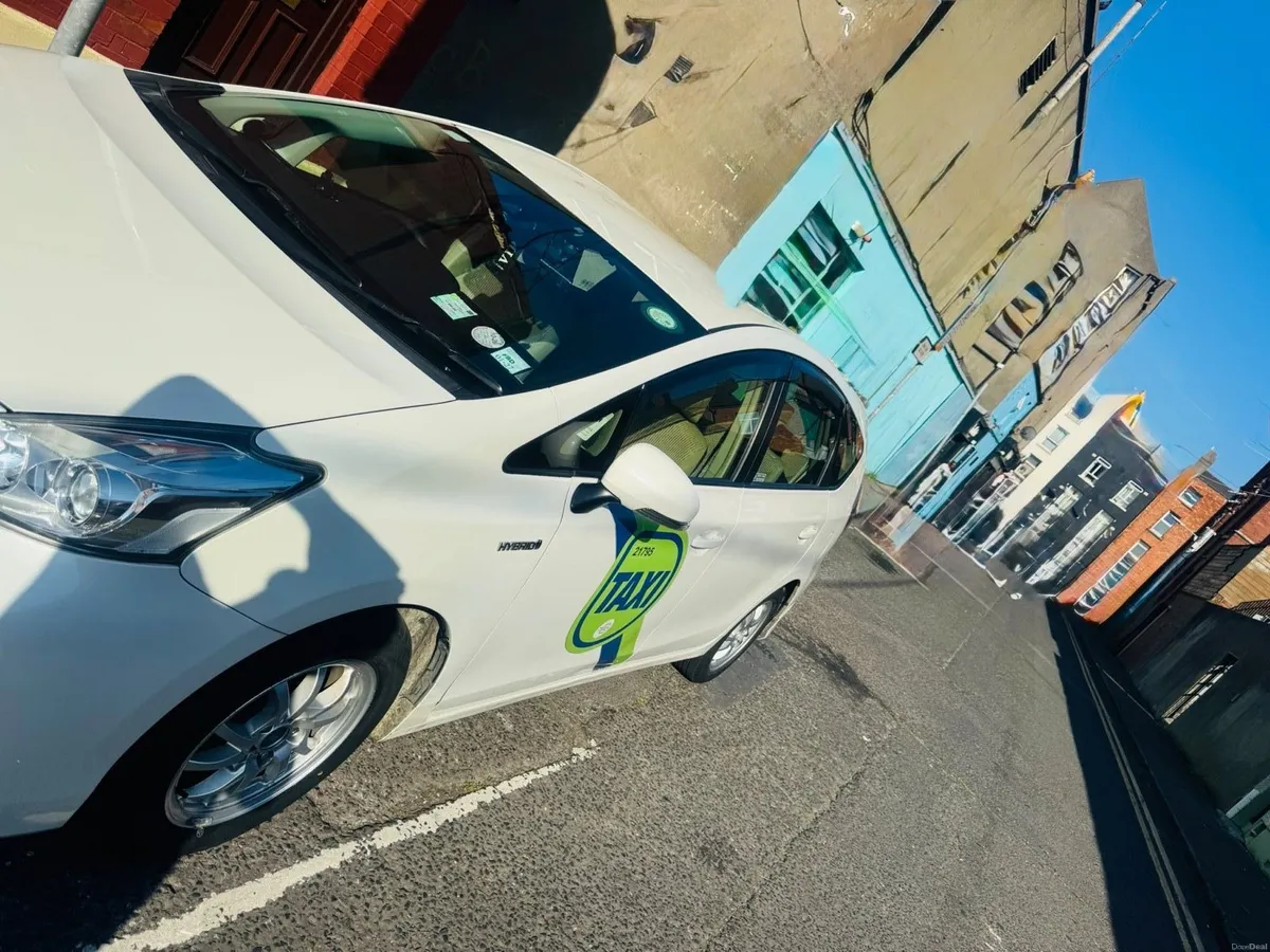 Toyota Prius plus 7 Seater Taxi or Private - Image 1