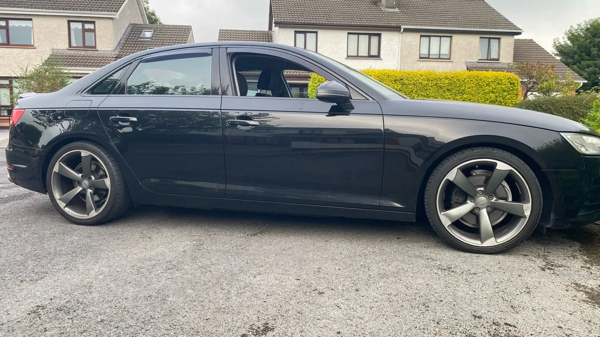 Audi A4 Ultra TDI 2.0L - Image 2