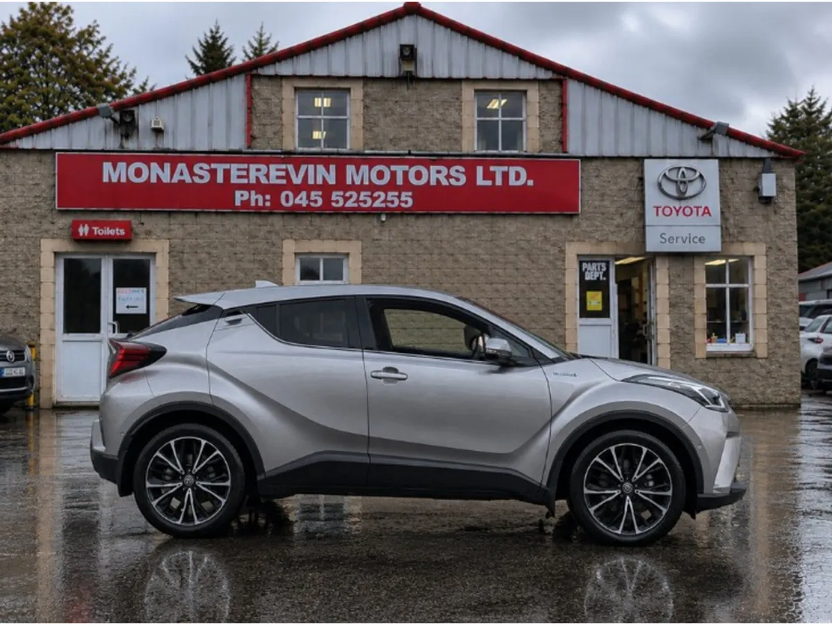 Toyota C-HR *ORIGINAL IRISH CAR*   1.8 HYBRID SOL - Image 3
